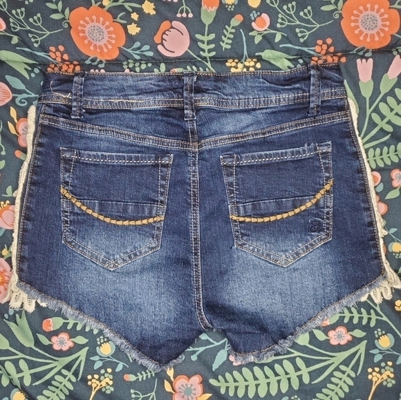 Indigo Rein | 5 | Denim Shorts with Lace Details - Picture 6 of 9